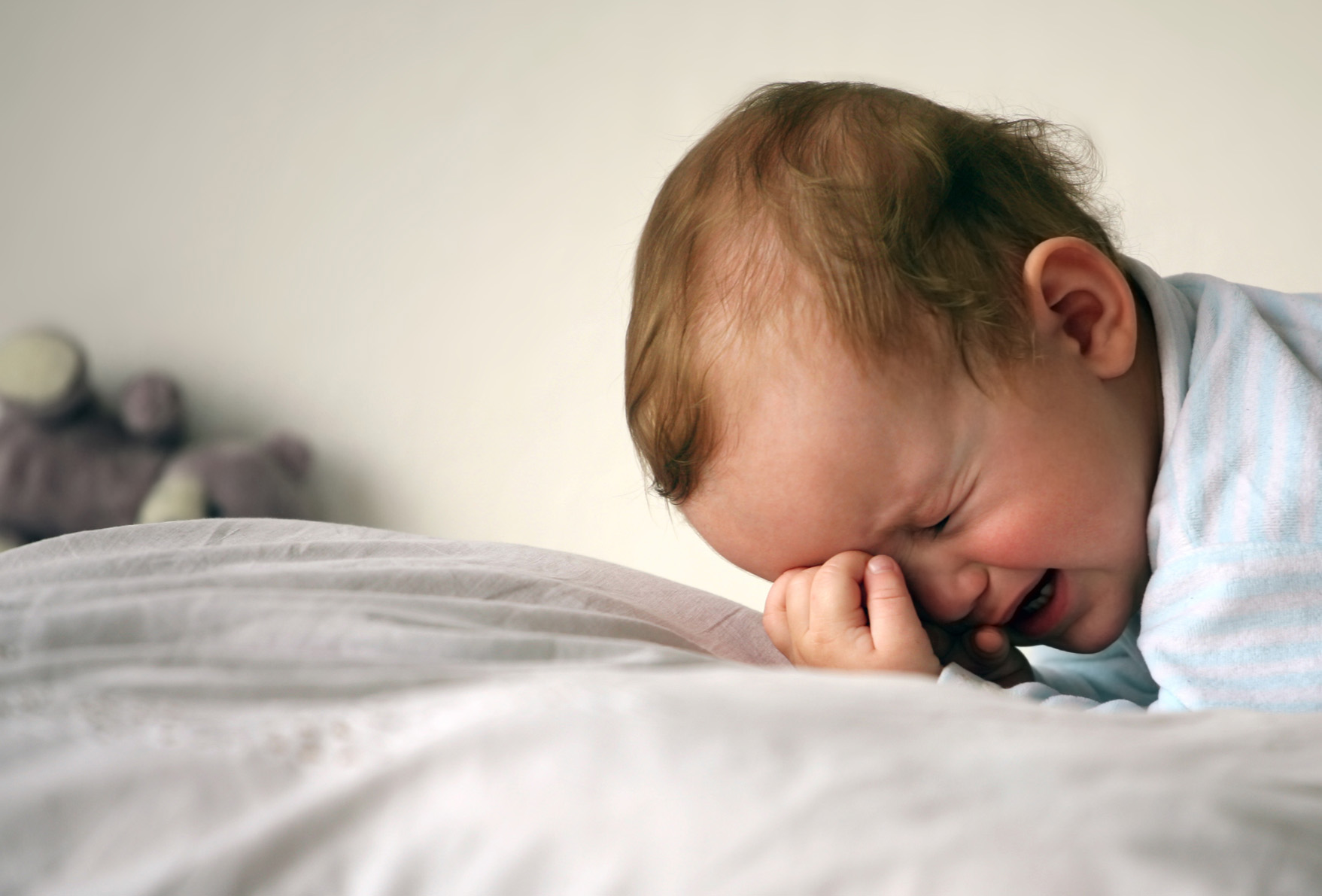 Сон младенца: если ребенок плачет перед сном - это нормально